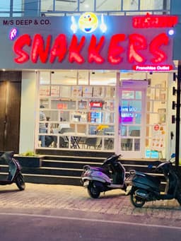 Quick Bites Near Me – Ludhiana Pakhowal Road | Snakkers Outlet